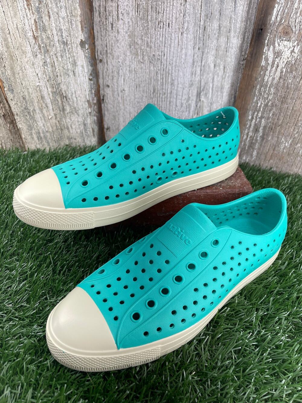 Native Jefferson Teal Slip On Shoes Women's 9